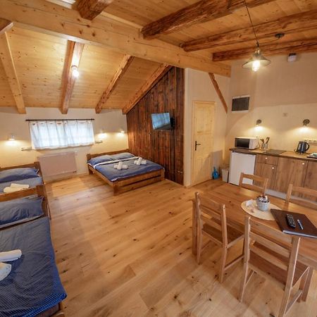 Apartment Ve Mlyne Тепліце-над-Метуї Екстер'єр фото