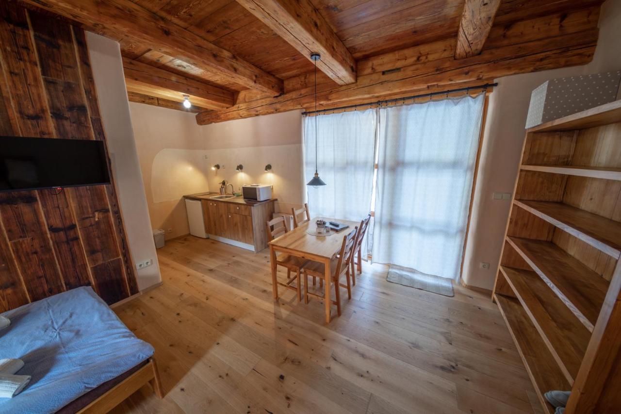 Apartment Ve Mlyne Тепліце-над-Метуї Екстер'єр фото